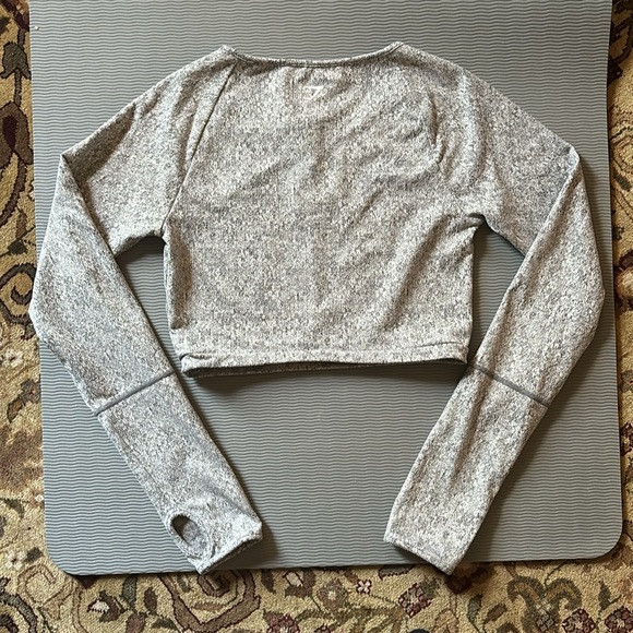 Gymshark Crop Long Sleeve Flyer Texture Charcoal Marl Gray White M - Picture 2 of 6
